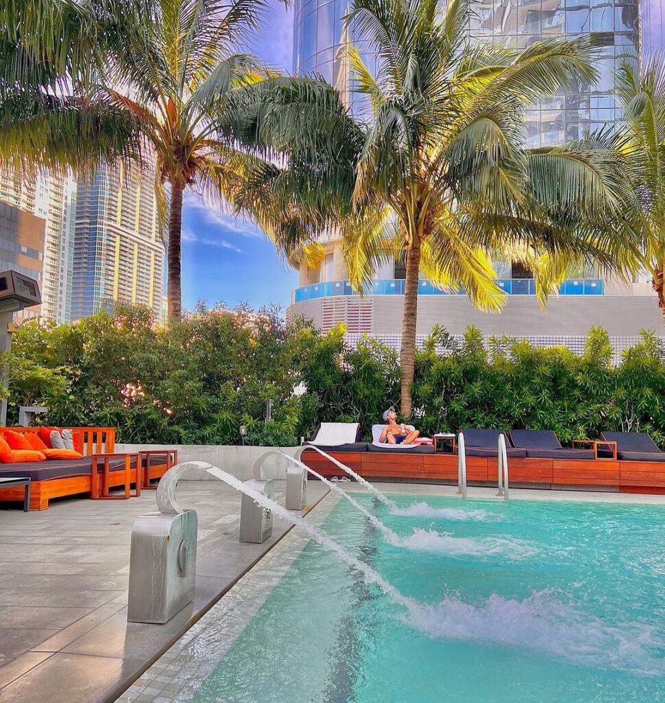 Hotel East Miami Piscina Hotel East Miami Piscina