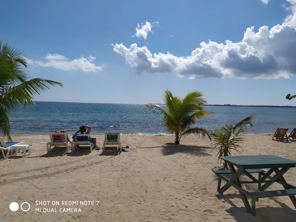 Hostal sol Caribe en Ciénaga de Zapata: playa Hostal sol Caribe en Ciénaga de Zapata: playa