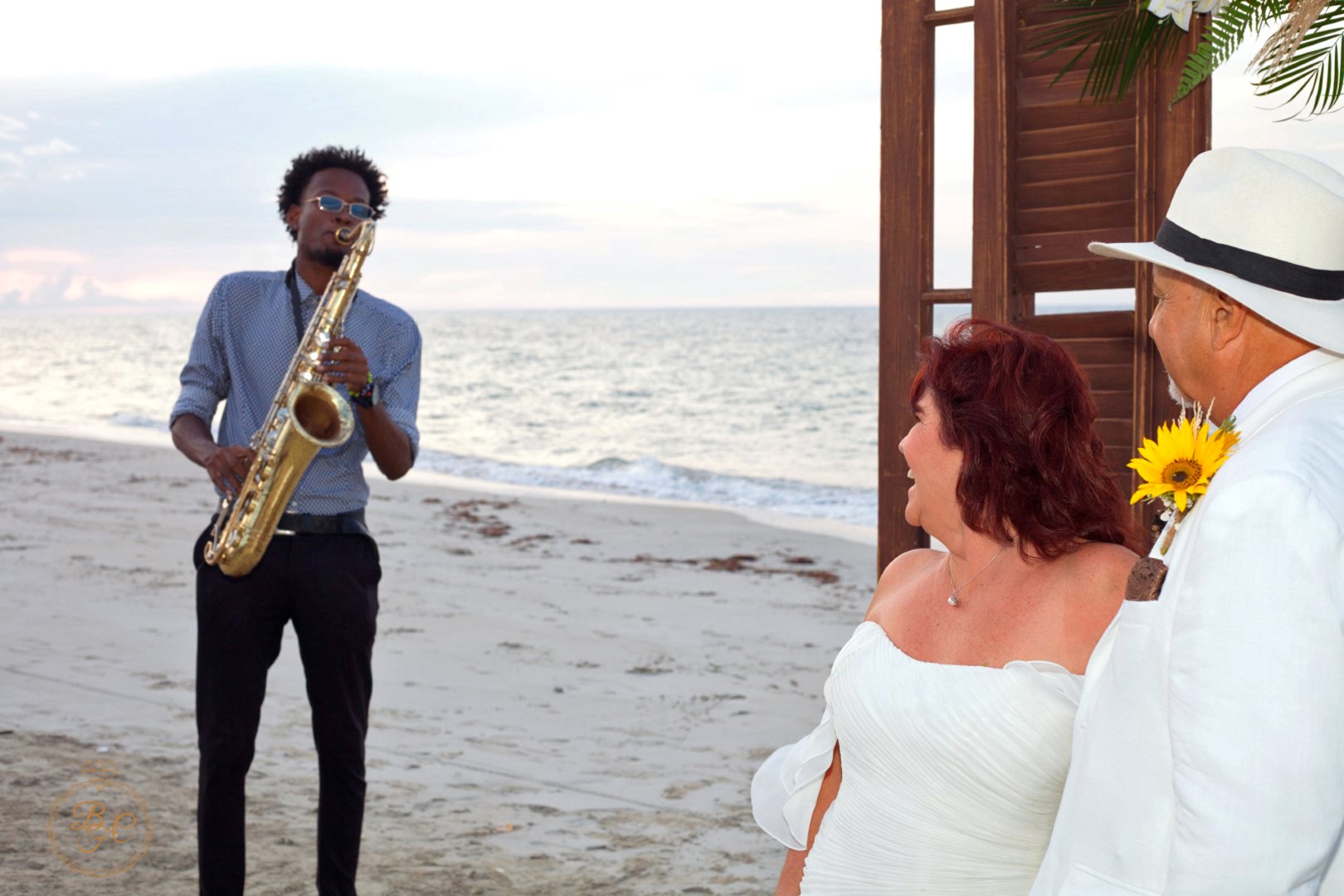 Romantic beach wedding package in Cuba