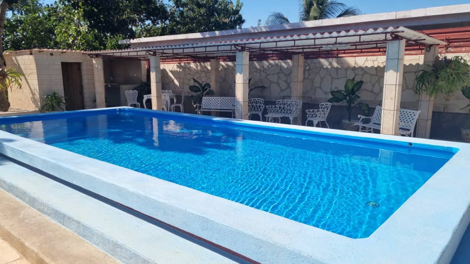 los-palmares-casa-fiesta Casa con piscina para fiestas y eventos en La Habana
